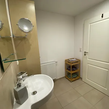 Scheuring Fluegel Eg Apartment